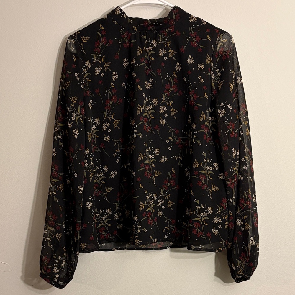 BB Dakota Floral Black Sheer sleeves Women's Top size large